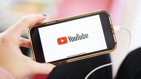 YouTube настига TikTok в битката с кратките видеа