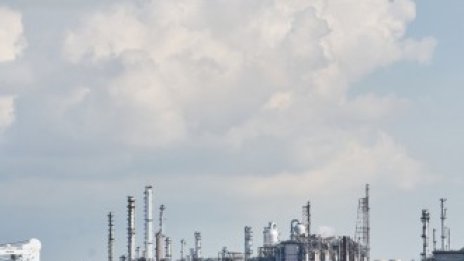 Петролът поевтинява след ръста в броя на заразените с Covid-19 в САЩ и Китай*