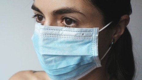 Маски, дистанция, дезинфекциране: Какво ще трябва за отварянето на икономиката?