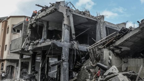 Различни ли си законът и моралът във време на война?