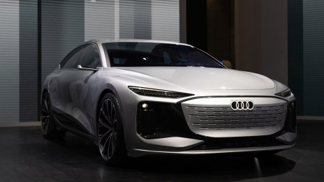 Германските марки за луксозни коли се намират в разгара на мащабна трансформация