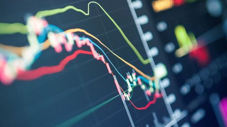 Биткойнът и акциите навлизат в един от най-силните си периоди за годината