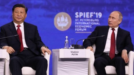 Тежкият избор на Китай за Русия