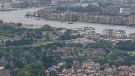 Ограниченията срещу руските олигарси заплашват бума на луксозните имоти в Лондон