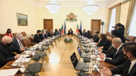 В последния момент смениха кандидата за военен министър