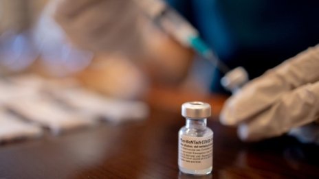 Разделителната линия в ЕС при ваксинацията повтаря Желязната завеса