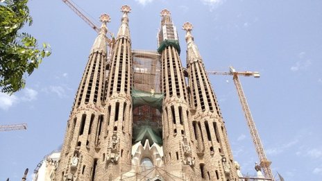 Терористите от Барселона планирали първоначално да взривят "Саграда Фамилия"