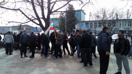 Рибари се събраха на пореден протест във Варна