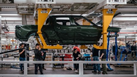 Rivian отчита ръст на производството за второто тримесечие въпреки недостига на части