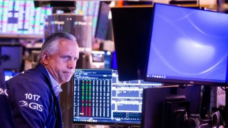 Как да постъпят спестяващите за пенсия при спадащи пазари?