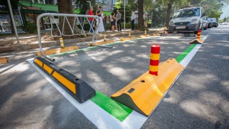 Столичната община изгражда места за паркиране на велосипеди и тротинетки