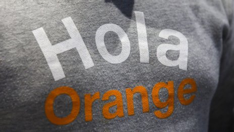 Orange изпълни целта си за приходите, след като повиши цените на услугите си