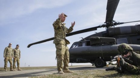 Световните военни разходи са покорили нов рекорд през 2020 г.