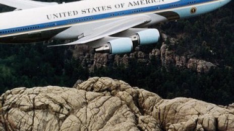 "Еър форс едно" срещу "Еър Сарко едно"