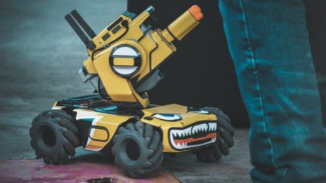 Изкуственият интелект е по-голямо предизвикателство от ядреното оръжие