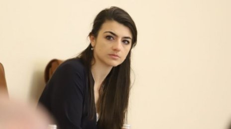 Лена Бориславова: Очакваме гаранции, че ГЕРБ няма да използва "плаващи мнозинства"