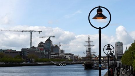 "Лошата" банка на Ирландия се подготвя да стане и строител