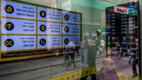 Криптоликвидността пресъхва с изчезването на „туристите“