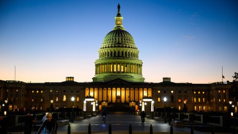 Американският Сенат прие законопроект за слагане на край на бюджетната парализа