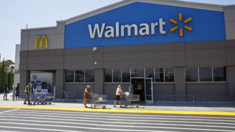 Продажбите на Walmart надхвърлят очакванията