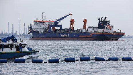 Петролът поскъпва на фона на прогнозите за силно търсене през лятото*