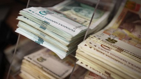 Шулева: Вместо данък свръхпечалба, да спрат субсидиите заради пандемията и войната