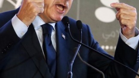 Меркел подкрепя възобновяването на преговорите с Турция за ЕС