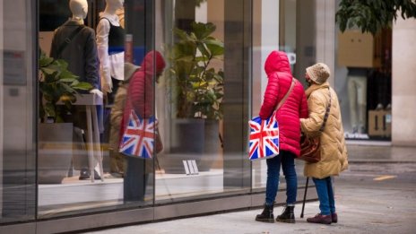 ОИСР: Великобритания трябва да направи повече за пазара на труда