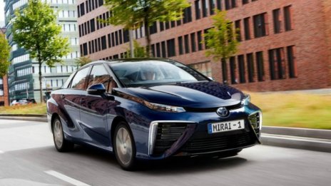 Toyota се отказва от бензиновите двигатели до 2050 г.