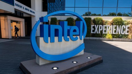 Intel обеща по-големи съкращения на разходите след слаб отчет