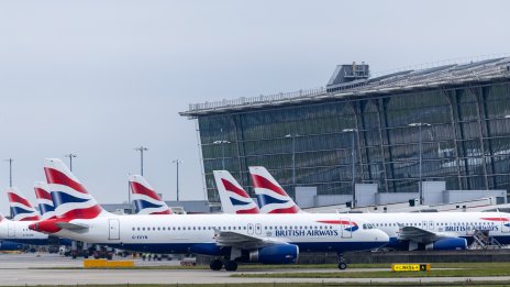 Авиокомпаниите засилват предпазните мерки за избягване на Персийския залив