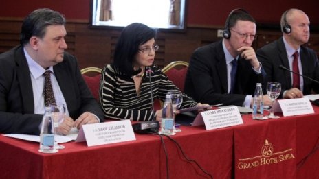 Започва работа Съветът срещу корупцията, обяви Кунева