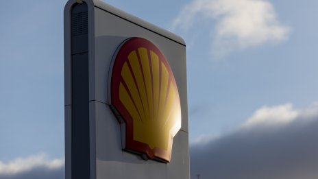 Shell увеличава дивидента въпреки спада на печалбата за второто тримесечие