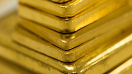 Анализатор: Златото ще се стреми към цени до 2200 долара за тройунция
