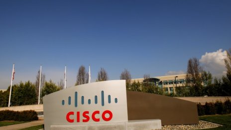 Cisco надмина прогнозите за печалбата си 