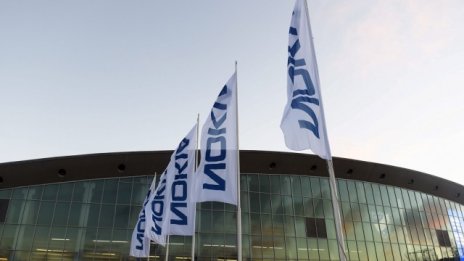 Nokia остави инвеститорите да се лутат на тъмно 