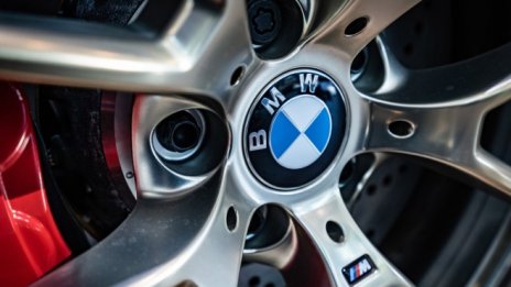 BMW изненада с по-големи от очакваното свободни парични потоци през 2020 г.