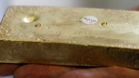 Цената на златото записа първи ръст от три сесии