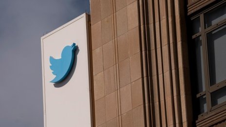 Резултатите на Twitter растат след една особено хаотична година
