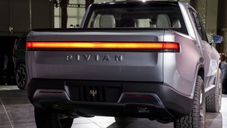 Подкрепен от Amazon стартъп за електромобили ще строи втора фабрика в САЩ