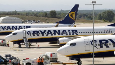 Ryanair повишава годишната си прогноза след силно полугодие