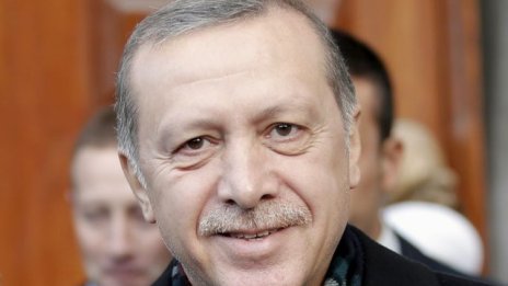 Властите в Турция подгониха десетки фирми заради връзки с Гюлен