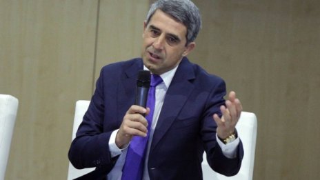 Плевнелиев насрочи референдума за 6 ноември заедно с президентските избори