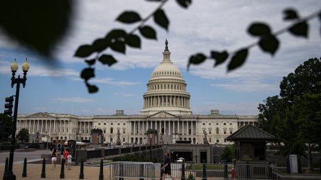 Камарата на представителите на САЩ прокара спорен пакет с помощ за Израел