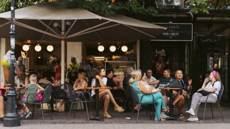 Икономиката на България ускорява леко ръста си през второто тримесечие