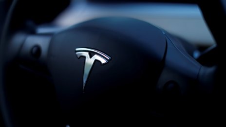 Tesla отваря първата си зарядна станция у нас през 2020 г.