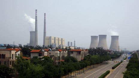 МАЕ: Страните от ОИСР са произвели общо 882 TWh електроенергия през март