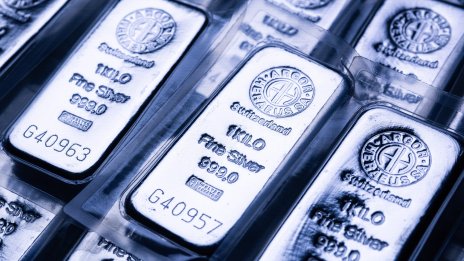 До три месеца цената на среброто може да нарасне до рекордните 150 долара