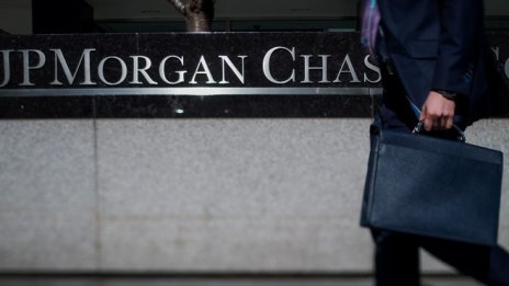 Инвестиционните банки се справят по-добре в кризата от традиционните