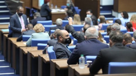 Парламентът ратифицира споразумението за помощта от ЕС срещу кризата